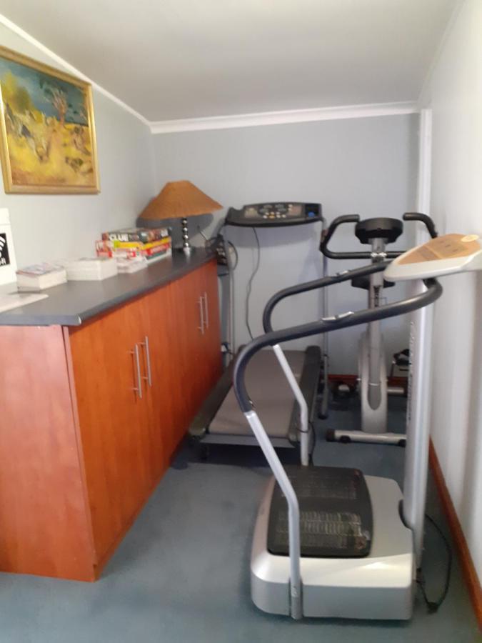 Sunny Get Away For A Family Of 4 Apartment Cape Town