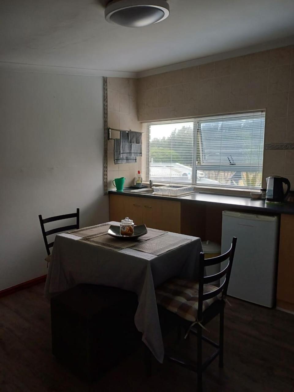 Sunny Get Away For A Family Of 4 Apartment *